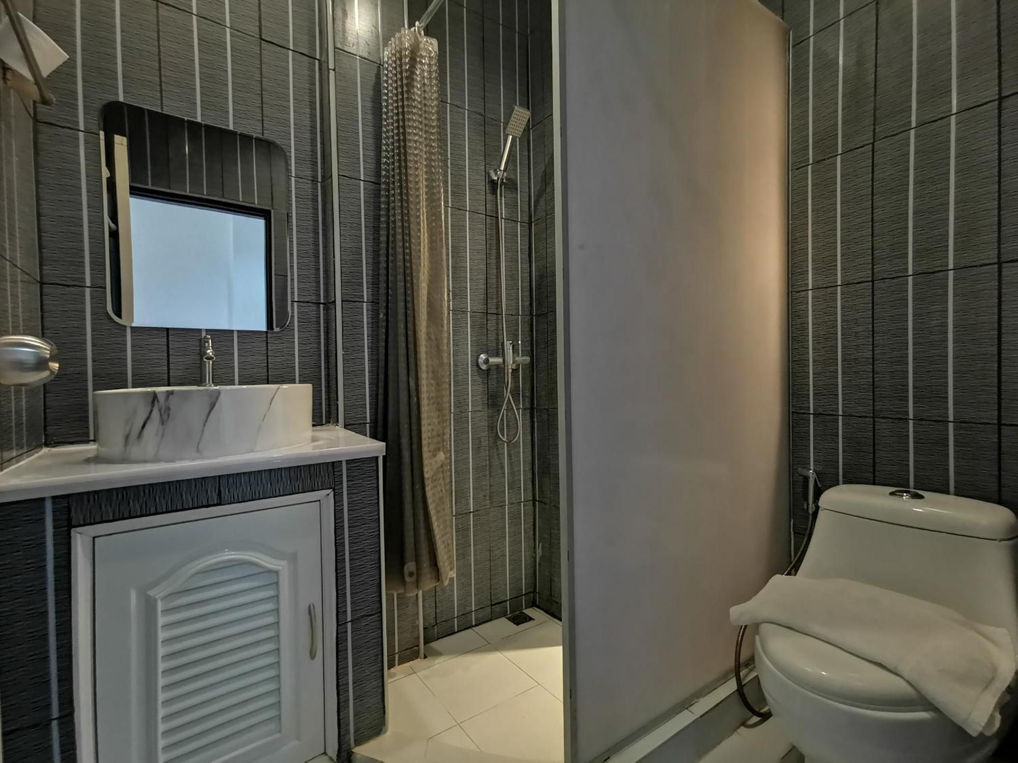 Kan Home Hotel Kanchanaburi City Exterior photo