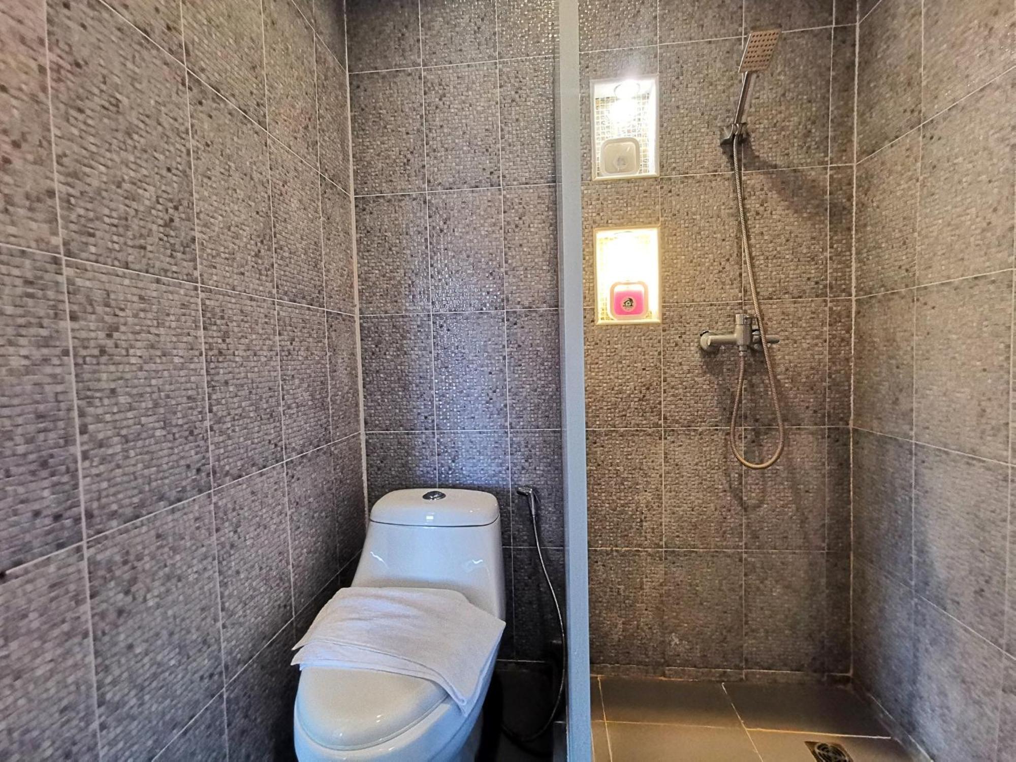 Kan Home Hotel Kanchanaburi City Exterior photo